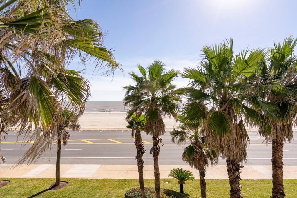 Oceanfront At The Dawns Galveston Exterior foto